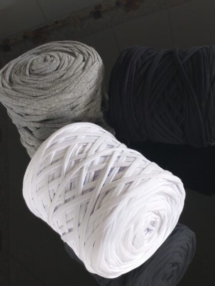 Fio de Malha Residual O6TEXTIL- 1Kg -Tons Preto/Branco/Cinza